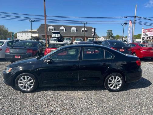 Black Uni 2011 Volkswagen Jetta SE