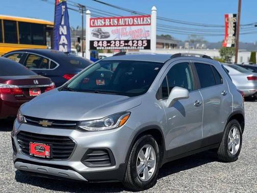 Silver Ice Metallic 2018 Chevrolet Trax LT