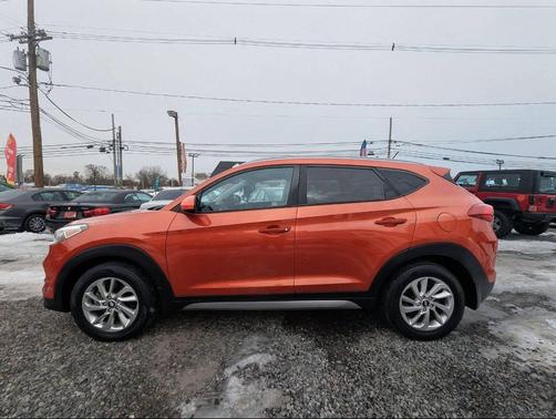 2017 Hyundai TUCSON SE