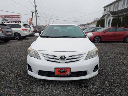 Super White 2013 Toyota Corolla LE