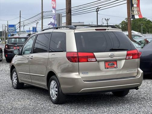 2004 Toyota Sienna LE