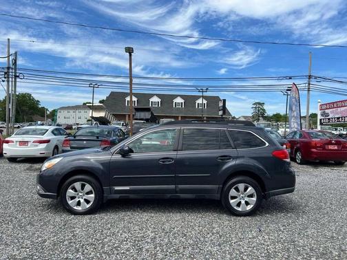Graphite Gray Metallic 2011 Subaru Outback 2.5 i Limited