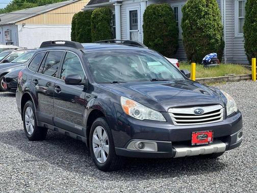 Graphite Gray Metallic 2011 Subaru Outback 2.5 i Limited