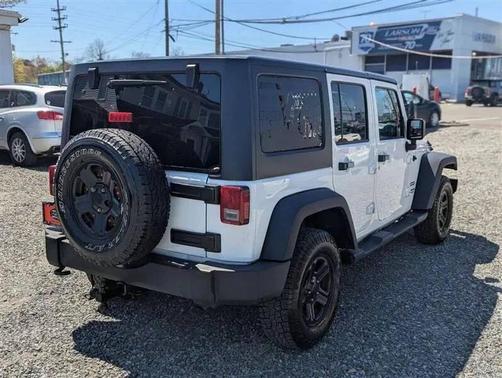 Bright White Clearcoat 2017 Jeep Wrangler Unlimited Sport