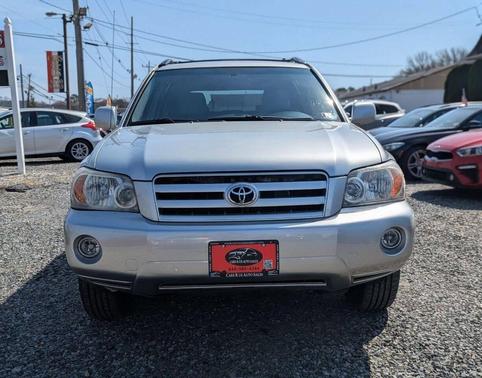 Millennium Silver Metallic 2005 Toyota Highlander Limited