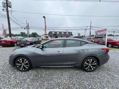 Gray 2017 Nissan Maxima SV (2017.5) Sedan 4D