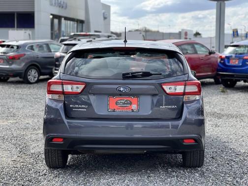 2017 Subaru Impreza 2.0i