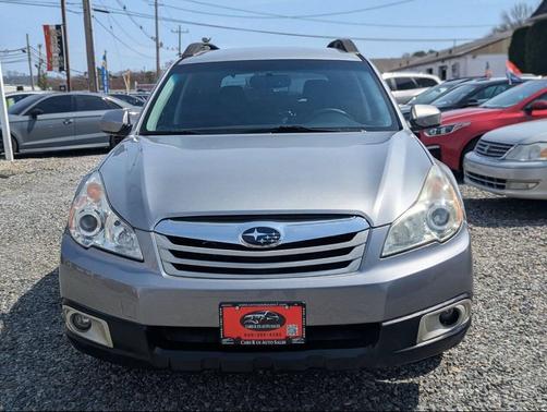 Graphite Gray Metallic 2011 Subaru Outback 2.5 i Premium