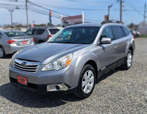 Graphite Gray Metallic 2011 Subaru Outback 2.5 i Premium