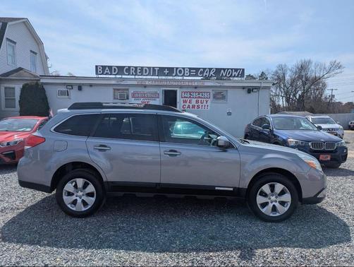 Graphite Gray Metallic 2011 Subaru Outback 2.5 i Premium