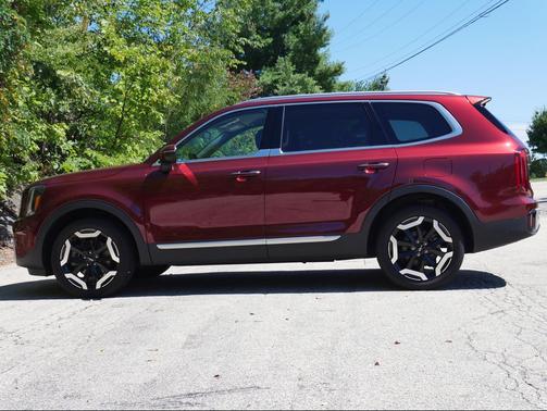 Dawning Red 2023 Kia Telluride S