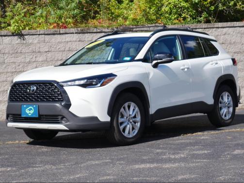 Wind Chill Pearl 2025 Toyota Corolla Cross LE