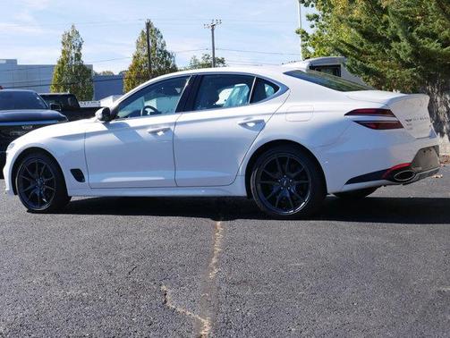 Uyuni White 2022 Genesis G70 3.3T AWD
