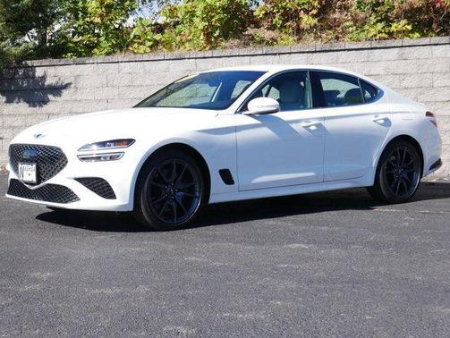 Uyuni White 2022 Genesis G70 3.3T AWD
