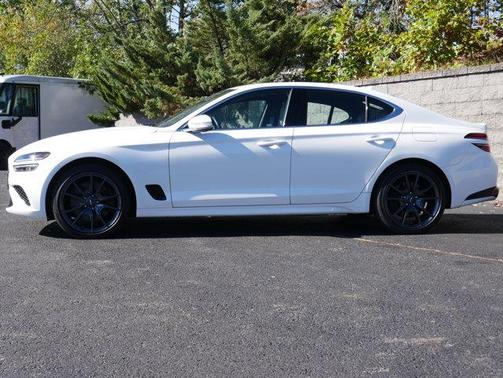 Uyuni White 2022 Genesis G70 3.3T AWD