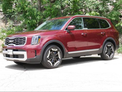 Dawning Red 2023 Kia Telluride S