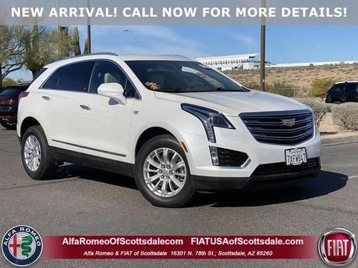 Photo 1 of 10 of 2017 Cadillac XT5 Base
