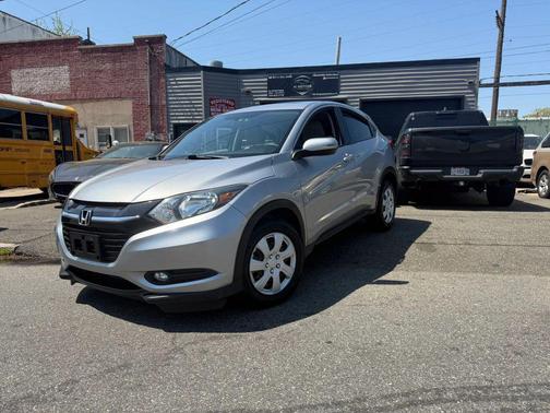 Modern Steel Metallic 2017 Honda HR-V EX