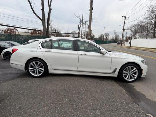 2018 BMW 750 i xDrive