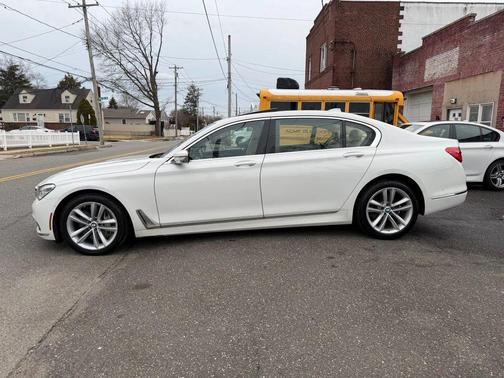 2018 BMW 750 i xDrive