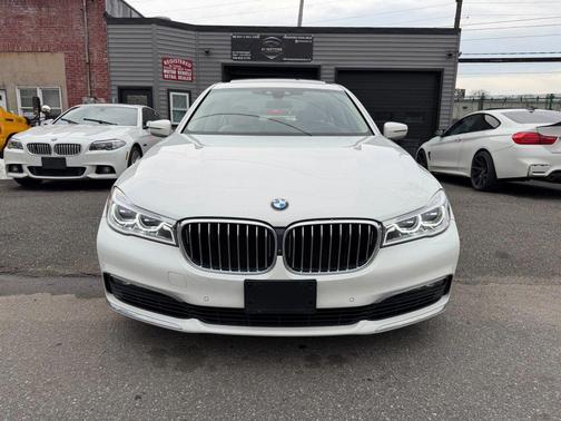 2018 BMW 750 i xDrive