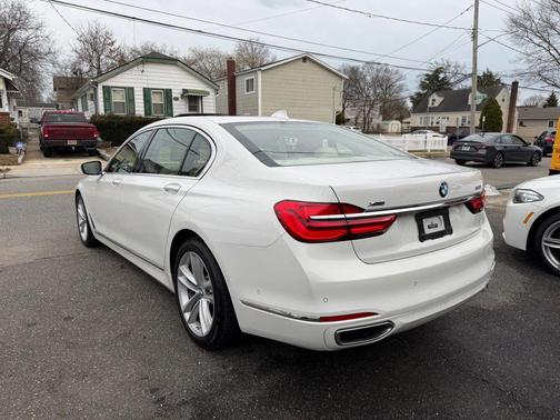 2018 BMW 750 i xDrive