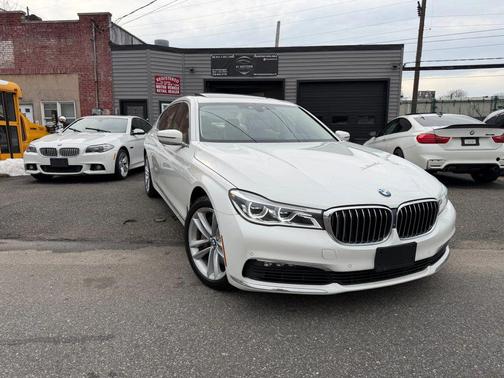 2018 BMW 750 i xDrive