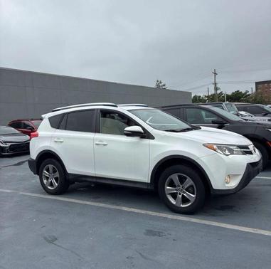 Super White 2015 Toyota RAV4 XLE