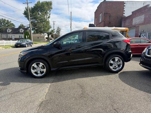 Crystal Black Pearl 2016 Honda HR-V EX-L w/Navigation