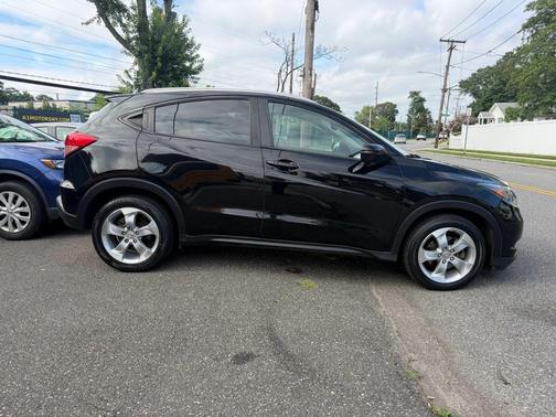 Crystal Black Pearl 2016 Honda HR-V EX-L w/Navigation