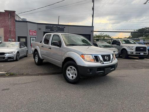 Brilliant Silver 2016 Nissan Frontier S