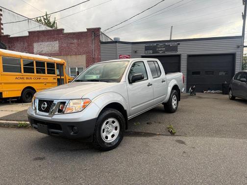 Brilliant Silver 2016 Nissan Frontier S
