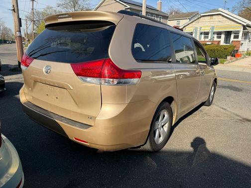 Sandy Beach Metallic 2011 Toyota Sienna LE