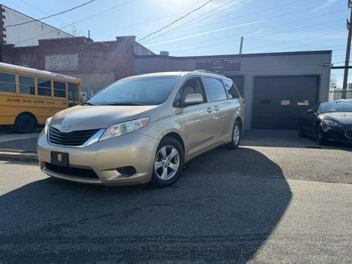 Sandy Beach Metallic 2011 Toyota Sienna LE