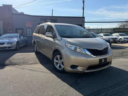 Sandy Beach Metallic 2011 Toyota Sienna LE
