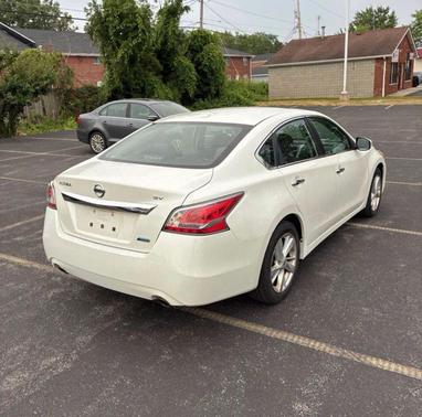 Pearl White 2014 Nissan Altima 2.5 SV