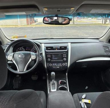 Pearl White 2014 Nissan Altima 2.5 SV