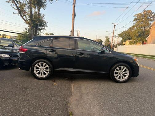 Attitude Black 2014 Toyota Venza LE