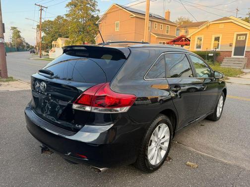 Attitude Black 2014 Toyota Venza LE
