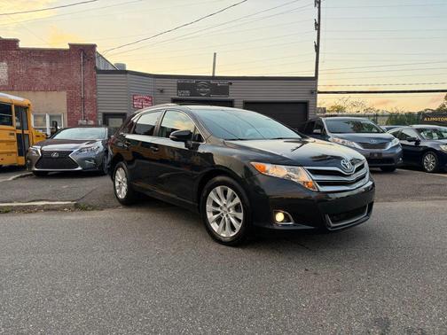 Attitude Black 2014 Toyota Venza LE
