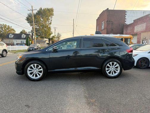 Attitude Black 2014 Toyota Venza LE