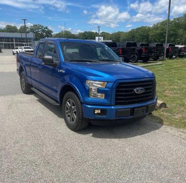 Blue 2016 Ford F-150 XLT