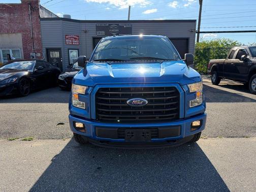 Blue 2016 Ford F-150 XLT