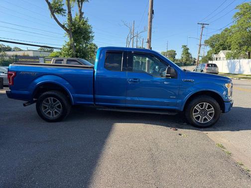 Blue 2016 Ford F-150 XLT