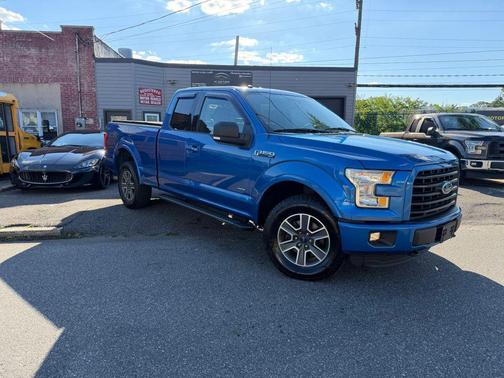 Blue 2016 Ford F-150 XLT