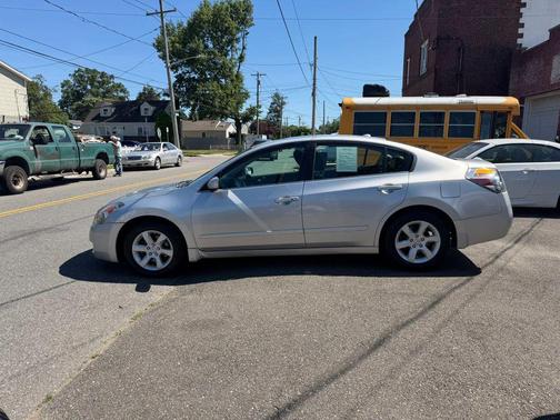 Radiant Silver Metallic 2009 Nissan Altima 2.5 SL