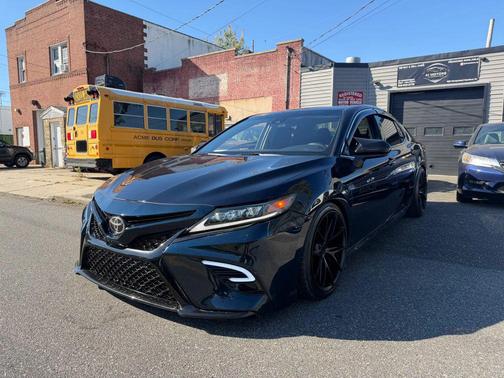 Blue 2018 Toyota Camry LE