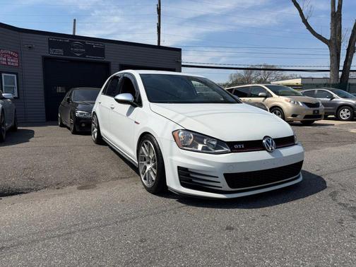 2015 Volkswagen Golf GTI 2.0T S 4-Door