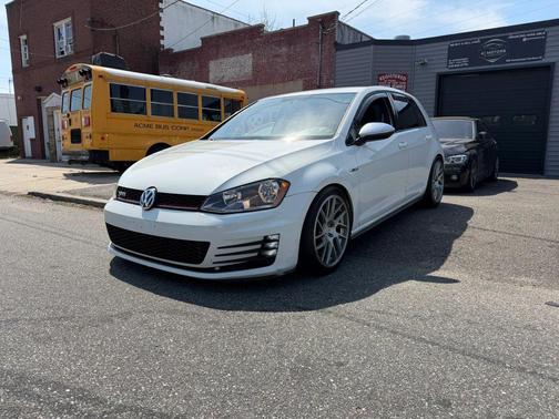 2015 Volkswagen Golf GTI 2.0T S 4-Door