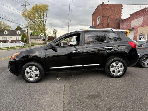 Black 2015 Nissan Rogue Select S